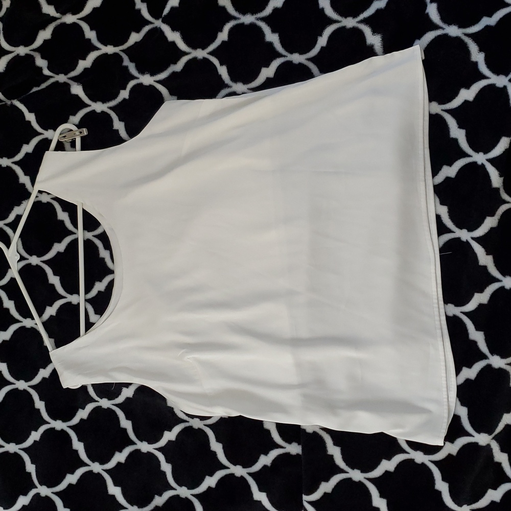 Chic White Silky Sleeveless Tank Top